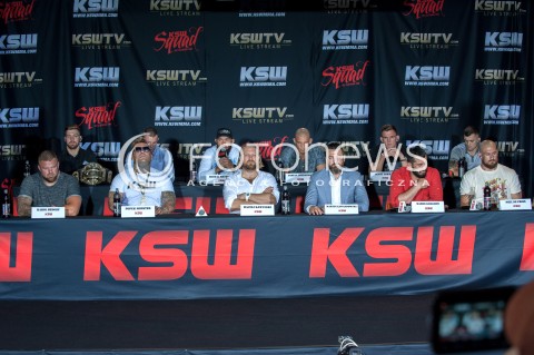 30.07.2018 WARSZAWA<br />KONFERENCJA PRASOWA PRZED GALA KSW<br />N/Z ZAWODNICY MAMED KHALIDOV POPEK MONSTER MARTIN LEWANDOWSKI PHIL DE FRIES KAROL BEDORF MICHAL MATERLA DAMIAN JANIKOWSKI<br /> 