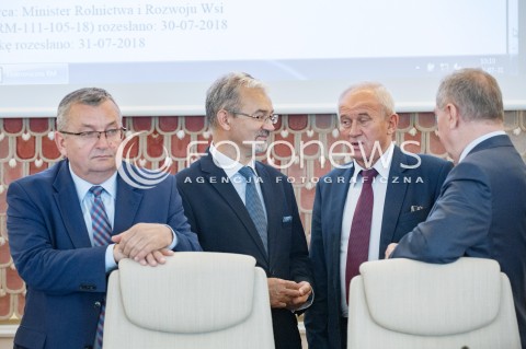  31.07.2018 WARSZAWA<br />POSIEDZENIE RADY MINISTROW<br />N/Z ANDRZEJ ADAMCZYK JERZY KWIECINSKI KRZYSZTOF TCHORZEWSKI<br /> 