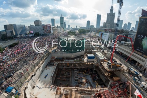  01.08.2018 WARSZAWA<br />GODZINA W ROCZNICA POWSTANIA WARSZAWSKIEGO NA RONDZIE DMOWSKIEGO<br />N/Z ROTUNDA PKO TEREN BUDOWY<br /> 