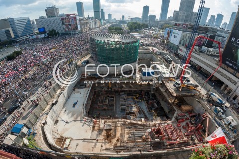  01.08.2018 WARSZAWA<br />GODZINA W ROCZNICA POWSTANIA WARSZAWSKIEGO NA RONDZIE DMOWSKIEGO<br />N/Z ROTUNDA PKO TEREN BUDOWY<br /> 
