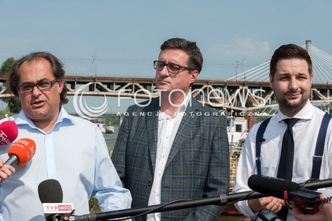  03.08.2018 WARSZAWA<br />KONFERENCJA PATRYKA JAKIEGO KANDYDATA NA PREZYDENTA WARSZAWY<br />N/Z PATRYK JAKI MAREK GROBARCZYK PRZEMYSLAW DACA<br /> 