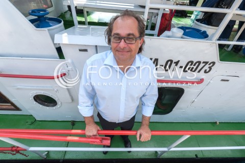  03.08.2018 WARSZAWA<br />REJS Z WARSZAWY DO ZALEWU ZEGRZYNSKIEGO<br />N/Z MAREK GROBARCZYK<br /> 