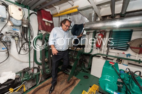  03.08.2018 WARSZAWA<br />REJS Z WARSZAWY DO ZALEWU ZEGRZYNSKIEGO<br />N/Z MAREK GROBARCZYK W MASZYNOWNI<br /> 