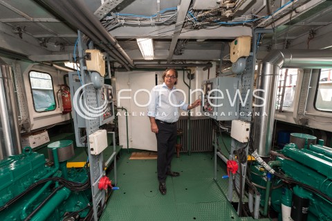  03.08.2018 WARSZAWA<br />REJS Z WARSZAWY DO ZALEWU ZEGRZYNSKIEGO<br />N/Z MAREK GROBARCZYK W MASZYNOWNI<br /> 