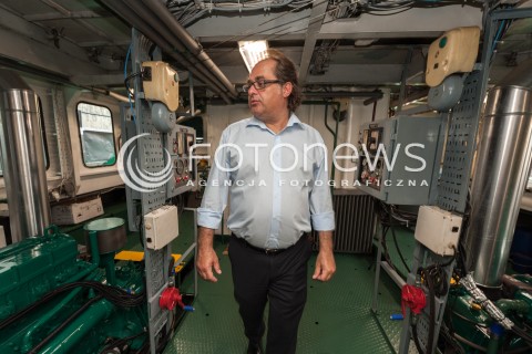  03.08.2018 WARSZAWA<br />REJS Z WARSZAWY DO ZALEWU ZEGRZYNSKIEGO<br />N/Z MAREK GROBARCZYK W MASZYNOWNI<br /> 