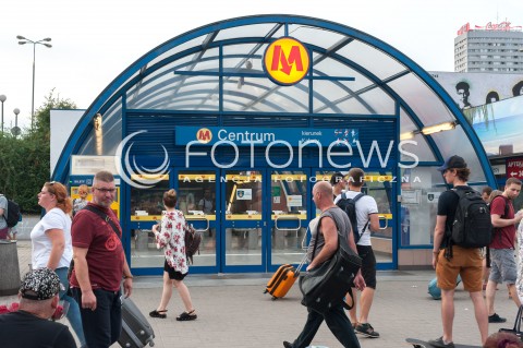  10.08.2018 WARSZAWA<br />AWARIA W METRZE KOMUNIKACJA ZASTEPCZA<br />N/Z AWARIA W METRZE KOMUNIKACJA ZASTEPCZA<br /> 