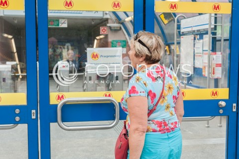  10.08.2018 WARSZAWA<br />AWARIA W METRZE KOMUNIKACJA ZASTEPCZA<br />N/Z AWARIA W METRZE KOMUNIKACJA ZASTEPCZA<br /> 