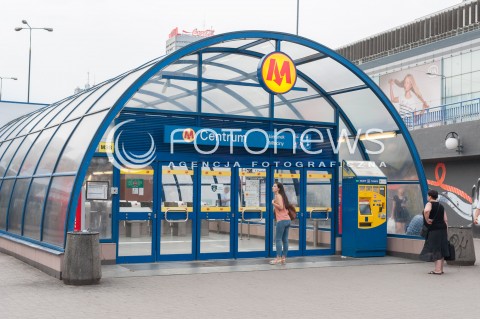  10.08.2018 WARSZAWA<br />AWARIA W METRZE KOMUNIKACJA ZASTEPCZA<br />N/Z AWARIA W METRZE KOMUNIKACJA ZASTEPCZA<br /> 