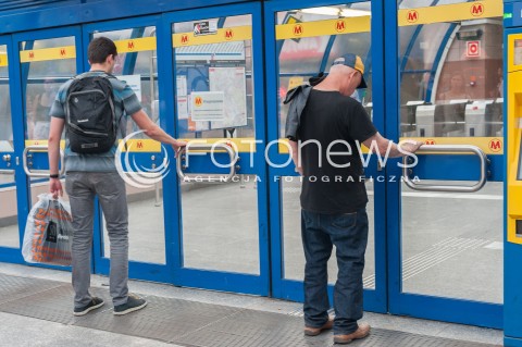  10.08.2018 WARSZAWA<br />AWARIA W METRZE KOMUNIKACJA ZASTEPCZA<br />N/Z AWARIA W METRZE KOMUNIKACJA ZASTEPCZA<br /> 