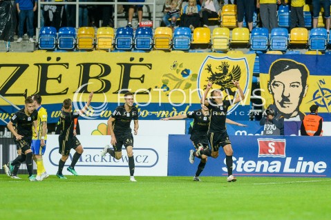  11.08.2018 GDYNIA<br />
PILKA NOZNA - EKSTRAKLASA SEZON 2018/2019<br />
MECZ ARKA GDYNIA - GORNIK ZABRZE<br />
N/Z DANI SUAREZ RADOSC BRAMKA GOL NA 0:1<br />
 