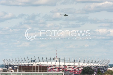  12.08.2018 WARSZAWA<br />
PROBNY PRZELOT SAMOLOTOW NAD WARSZAWA PRZED OBCHODAMI 100-LECIA ODZYSKANIA NIEPODLEGLOSCI <br />
N/Z SMIGLOWIEC HELIKOPTER WOJSKOWY MI-17<br />
 