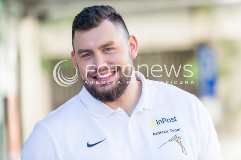  12.08.2018 WARSZAWA <br />GWIAZDY PRZED STUDIEM DZIEN DOBRY TVN <br />N/Z KONRAD BUKOWIECKI<br /> 