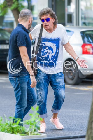  12.08.2018 WARSZAWA <br />GWIAZDY PRZED STUDIEM DZIEN DOBRY TVN <br />N/Z JANUSZ PANASEWICZ<br /> 