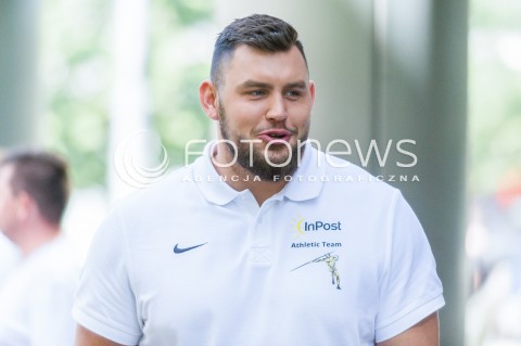  12.08.2018 WARSZAWA <br />GWIAZDY PRZED STUDIEM DZIEN DOBRY TVN <br />N/Z KONRAD BUKOWIECKI<br /> 