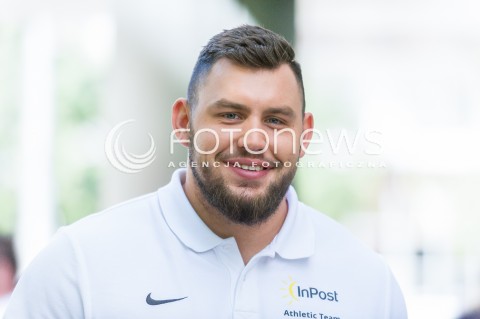  12.08.2018 WARSZAWA <br />GWIAZDY PRZED STUDIEM DZIEN DOBRY TVN <br />N/Z KONRAD BUKOWIECKI<br /> 