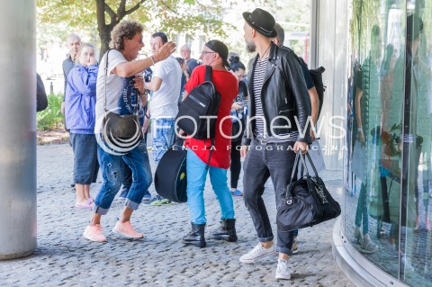  12.08.2018 WARSZAWA <br />GWIAZDY PRZED STUDIEM DZIEN DOBRY TVN <br />N/Z JANUSZ PANASEWICZ LADY PANK<br /> 