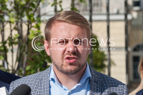 13.08.2018 WARSZAWA<br />KONFERENCJA RADNYCH PIS #RATUSZRAFALA NA TEMAT UDZIALU JAROSLAWA JOZWIAKA W KAMPANII RAFALA TRZASKOWSKIEGO <br />N/Z JACEK OZDOBA<br /> 
