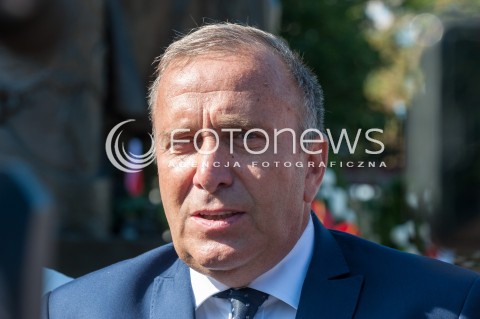  15.08.2018 WARSZAWA<br />ZLOZENIE WIENCOW PRZEZ POLITYKOW PARTII OPOZYCYJNYCH POD POMNIKIEM PILSUDSKIEGO PRZED BELWEDEREM<br />N/Z GRZEGORZ SCHETYNA<br /> 