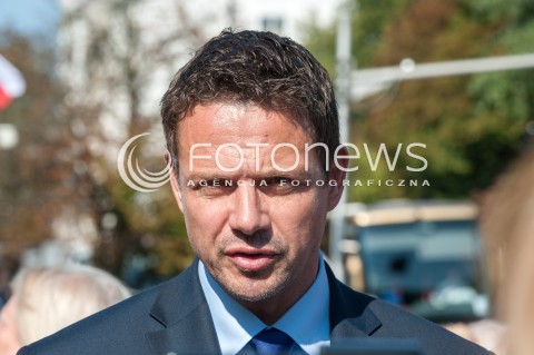  15.08.2018 WARSZAWA<br />ZLOZENIE WIENCOW PRZEZ POLITYKOW PARTII OPOZYCYJNYCH POD POMNIKIEM PILSUDSKIEGO PRZED BELWEDEREM<br />N/Z RAFAL TRZASKOWSKI<br /> 