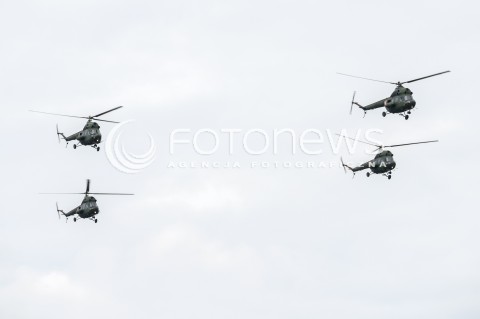  15.08.2018 WARSZAWA<br />DEFILADA Z OKAZJI SWIETA WOJSKA POLSKIEGO W WARSZAWIE<br />N/Z SMIGLOWIEC HELIKOPTER MI-2 <br /> 