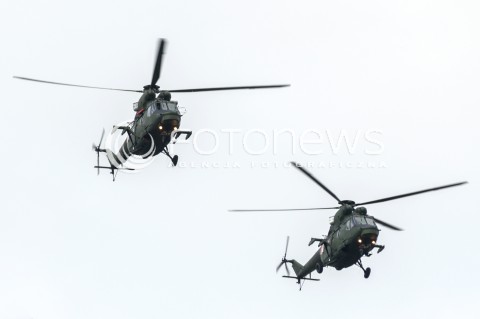  15.08.2018 WARSZAWA<br />DEFILADA Z OKAZJI SWIETA WOJSKA POLSKIEGO W WARSZAWIE<br />N/Z HELIKOPTER SMIGLOWIEC PZL W-3 SOKOL <br /> 