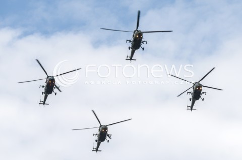  15.08.2018 WARSZAWA<br />DEFILADA Z OKAZJI SWIETA WOJSKA POLSKIEGO W WARSZAWIE<br />N/Z HELIKOPTER SMIGLOWIEC PZL W-3 SOKOL <br /> 