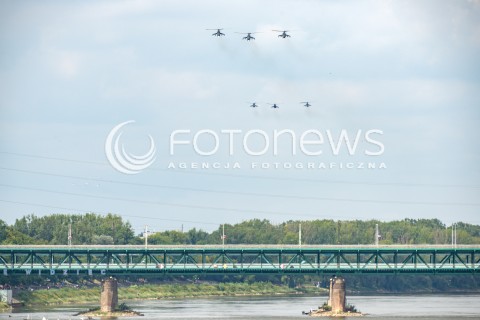  15.08.2018 WARSZAWA<br />DEFILADA Z OKAZJI SWIETA WOJSKA POLSKIEGO W WARSZAWIE<br />N/Z HELIKOPTER SMIGLOWIEC BOJOWY MI-24 <br /> 