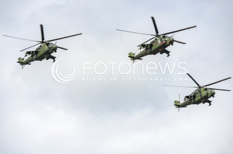  15.08.2018 WARSZAWA<br />DEFILADA Z OKAZJI SWIETA WOJSKA POLSKIEGO W WARSZAWIE<br />N/Z HELIKOPTER SMIGLOWIEC BOJOWY MI-24 <br /> 