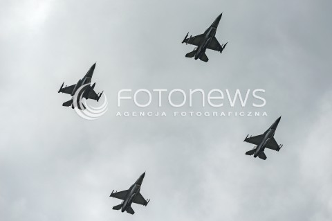  15.08.2018 WARSZAWA<br />DEFILADA Z OKAZJI SWIETA WOJSKA POLSKIEGO W WARSZAWIE<br />N/Z SAMOLOTY MYSLIWCE LOCKHEED F-16 FIGHTING FALCON <br /> 