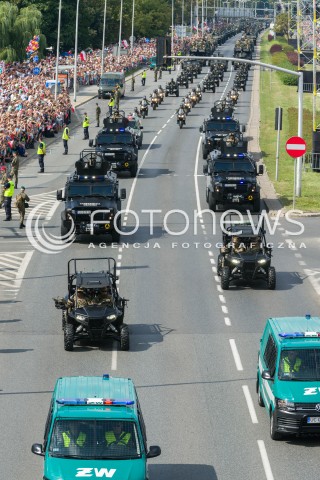  15.08.2018 WARSZAWA<br />DEFILADA Z OKAZJI SWIETA WOJSKA POLSKIEGO W WARSZAWIE<br />N/Z LEKKO OPANCERZONE SAMOCHODY PLASAN SANDCAT 4X4 SZOP POJAZDY ZANDARMERII WOJSKOWEJ<br /> 