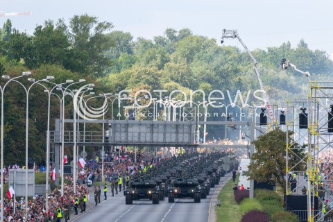  15.08.2018 WARSZAWA<br />DEFILADA Z OKAZJI SWIETA WOJSKA POLSKIEGO W WARSZAWIE<br />N/Z CZOLGI LEOPARD 2<br /> 