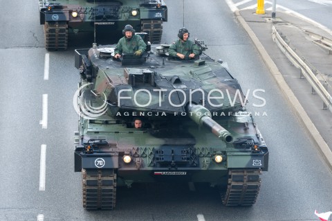  15.08.2018 WARSZAWA<br />DEFILADA Z OKAZJI SWIETA WOJSKA POLSKIEGO W WARSZAWIE<br />N/Z CZOLGI LEOPARD 2<br /> 