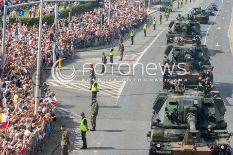 Defilada z okazji Święta Wojska Polskiego w Warszawie