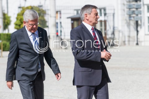  15.08.2018 WARSZAWA PALAC PREZYDENCKI<br />OBCHODY SWIETA WOJSKA POLSKIEGO<br />UROCZYSTOSC WRECZENIA NOMINACJI GENERALSKICH I ODZNACZEN  PANSTWOWYCH<br />N/Z STANISLAW KARCZEWSKI MAREK KUCHCINSKI <br /> 