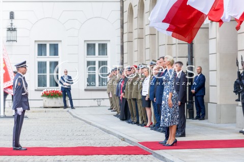  15.08.2018 WARSZAWA PALAC PREZYDENCKI<br />OBCHODY SWIETA WOJSKA POLSKIEGO<br />UROCZYSTOSC WRECZENIA NOMINACJI GENERALSKICH I ODZNACZEN  PANSTWOWYCH<br />N/Z PREZYDENT RP ANDRZEJ DUDA AGATA KORNHAUSER DUDA?GENERAL BRYGADY ROBERT GLAB<br /> 