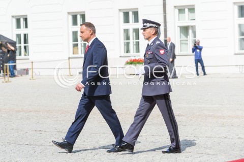  15.08.2018 WARSZAWA PALAC PREZYDENCKI<br />OBCHODY SWIETA WOJSKA POLSKIEGO<br />UROCZYSTOSC WRECZENIA NOMINACJI GENERALSKICH I ODZNACZEN  PANSTWOWYCH<br />N/Z PREZYDENT RP ANDRZEJ DUDA GENERAL BRYGADY ROBERT GLAB<br /> 