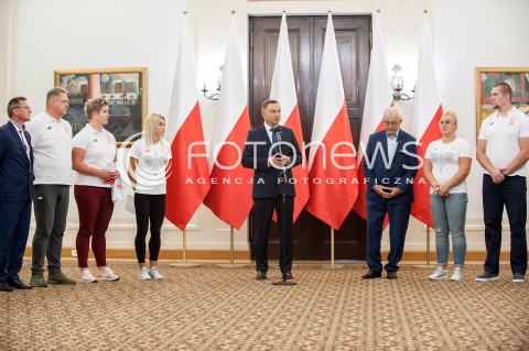  16.08.2018 WARSZAWA PALAC PREZYDENCKI<br />SPOTKANIE PREZYDENTA Z MEDALISTAMI MISTRZOSTW LEKKOATLETYCZNYCH BERLIN 2018<br />N/Z PREZYDENT ANDRZEJ DUDA ANITA WLODARCZYK JUSTYNA SWIETY ERSETIC PREZES PZLA HENRYK OLSZEWSKI JOANNA FIODOROW WOJCIECH NOWICKI<br /> 