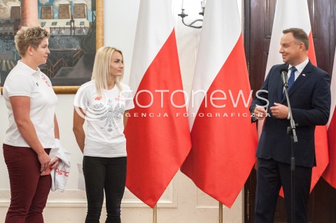  16.08.2018 WARSZAWA PALAC PREZYDENCKI<br />SPOTKANIE PREZYDENTA Z MEDALISTAMI MISTRZOSTW LEKKOATLETYCZNYCH BERLIN 2018<br />N/Z PREZYDENT ANDRZEJ DUDA ANITA WLODARCZYK JUSTYNA SWIETY ERSETIC <br /> 