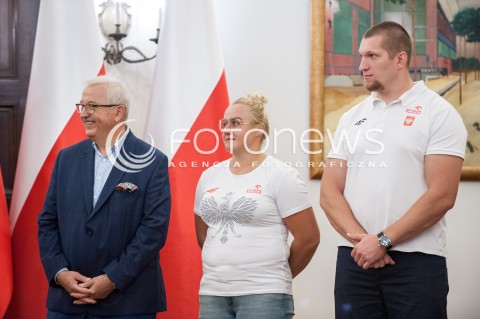  16.08.2018 WARSZAWA PALAC PREZYDENCKI<br />SPOTKANIE PREZYDENTA Z MEDALISTAMI MISTRZOSTW LEKKOATLETYCZNYCH BERLIN 2018<br />N/Z PREZES PZLA HENRYK OLSZEWSKI JOANNA FIODOROW WOJCIECH NOWICKI<br /> 