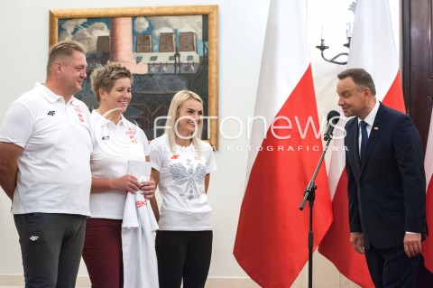  16.08.2018 WARSZAWA PALAC PREZYDENCKI<br />SPOTKANIE PREZYDENTA Z MEDALISTAMI MISTRZOSTW LEKKOATLETYCZNYCH BERLIN 2018<br />N/Z PREZYDENT ANDRZEJ DUDA ANITA WLODARCZYK JUSTYNA SWIETY ERSETIC KRZYSZTOF KALISZEWSKI<br /> 