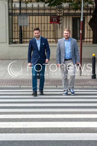  17.08.2018 WARSZAWA<br />KONFERENCJA PRASOWA KANDYDATA NA PREZYDENTA WARSZAWY PATRYKA JAKIEGO POROWNAJ PROGRAM KANDYDATOW NA PREZYDENTA<br />N/Z PATRYK JAKI JACEK OZDOBA<br /> 