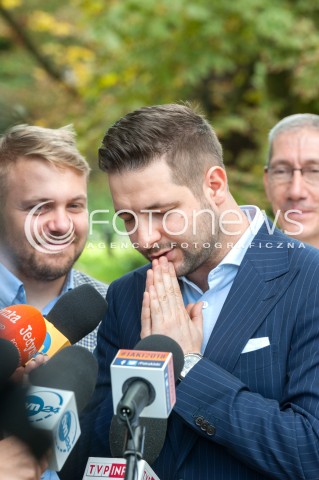  17.08.2018 WARSZAWA<br />KONFERENCJA PRASOWA KANDYDATA NA PREZYDENTA WARSZAWY PATRYKA JAKIEGO POROWNAJ PROGRAM KANDYDATOW NA PREZYDENTA<br />N/Z PATRYK JAKI JACEK OZDOBA<br /> 