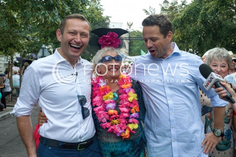  18.08.2018 WARSZAWA<br />PARADA SENIOROW <br />N/Z RAFAL TRZASKOWSKI PAWEL RABIEJ<br /> 