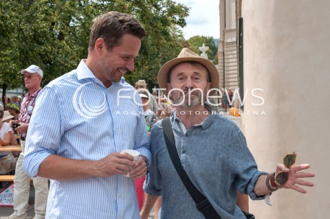  18.08.2018 WARSZAWA<br />PARADA SENIOROW <br />N/Z RAFAL TRZASKOWSKI GRZEGORZ HEROMINSKI<br /> 