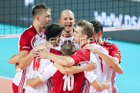  18.08.2018 OSTROWIEC SWIETOKRZYSKI <br />
SIATKOWKA MEZCZYZN <br />
MECZ TOWARZYSKI <br />
POLSKA - KAMERUN ( Poland - Cameroon ) <br />
N/Z BARTOSZ KUREK MATEUSZ BIENIEK ARTUR SZALPUK RADOSC EMOCJE <br />
 