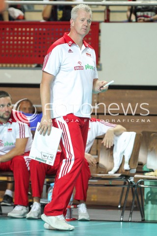  18.08.2018 OSTROWIEC SWIETOKRZYSKI <br />
SIATKOWKA MEZCZYZN <br />
MECZ TOWARZYSKI <br />
POLSKA - KAMERUN ( Poland - Cameroon ) <br />
N/Z VITAL HEYNEN - TRENER ( HEAD COACH ) SYLWETKA <br />
 