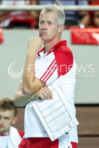  18.08.2018 OSTROWIEC SWIETOKRZYSKI <br />
SIATKOWKA MEZCZYZN <br />
MECZ TOWARZYSKI <br />
POLSKA - KAMERUN ( Poland - Cameroon ) <br />
N/Z VITAL HEYNEN - TRENER ( HEAD COACH ) SYLWETKA <br />
 