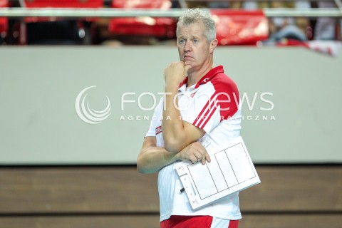  18.08.2018 OSTROWIEC SWIETOKRZYSKI <br />
SIATKOWKA MEZCZYZN <br />
MECZ TOWARZYSKI <br />
POLSKA - KAMERUN ( Poland - Cameroon ) <br />
N/Z VITAL HEYNEN - TRENER ( HEAD COACH ) SYLWETKA <br />
 