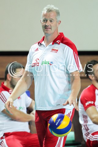  18.08.2018 OSTROWIEC SWIETOKRZYSKI <br />
SIATKOWKA MEZCZYZN <br />
MECZ TOWARZYSKI <br />
POLSKA - KAMERUN ( Poland - Cameroon ) <br />
N/Z VITAL HEYNEN - TRENER ( HEAD COACH ) SYLWETKA <br />
 