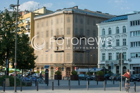 20.08.2018 WARSZAWA<br />BUDYNEK PRZEKAZANY TEATROWI ZYDOWSKIEMU<br />N/Z BUDYNEK PRZEKAZANY TEATROWI ZYDOWSKIEMU NOWA SIEDZIBA PRZY PLACU GRZYBOWSKIM ROG PROZNEJ WIDOK OD STRONY PLACU<br /> 